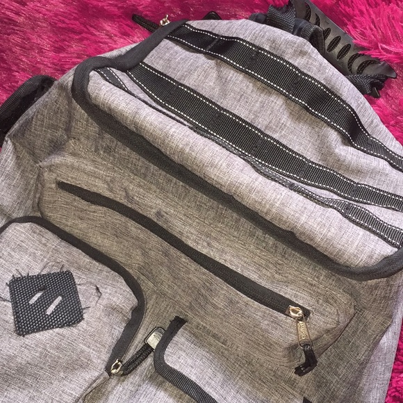 Grey and black hiking backpack 🎒 - Picture 2 of 8